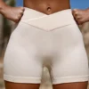 Pantaloni scurți mini FlexiRib cu talie înaltă, de culoare ivoriu