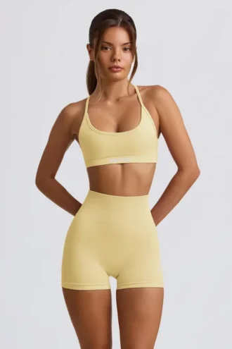 Pantaloni scurți mini fără cusături Super Sculpt în galben unt Pantaloni scurți mini fără cusături Super Sculpt în galben unt