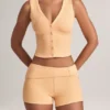 Pantaloni scurți Nina Modal cu talie medie și pliu, culoare piersică Pantaloni scurți Nina Modal cu talie medie și pliu, culoare piersică