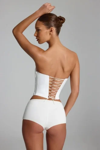 Pantaloni scurți Sabrine din jersey elastic, cu talie joasă, în culoarea albă