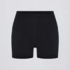 Pantaloni scurți Soft Active cu talie în V și buzunare, negru