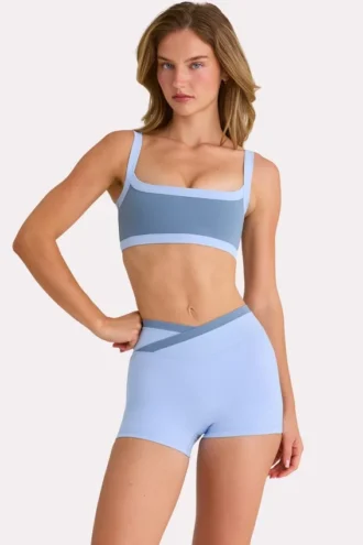 Pantaloni scurți Soft Active  în culoarea Sky