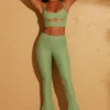 Pantaloni scurți Zuni cu șireturi în spate, de culoare verde Pantaloni scurți Zuni cu șireturi în spate, de culoare verde