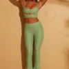 Pantaloni scurți Zuni cu șireturi în spate, de culoare verde Pantaloni scurți Zuni cu șireturi în spate, de culoare verde