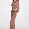 Pantaloni Thea Modal cu talie joasă și croi drept, în culoarea Mocha Pantaloni Thea Modal cu talie joasă și croi drept, în culoarea Mocha