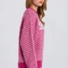 Pulover oversized din tricot cu logo, în roz magenta