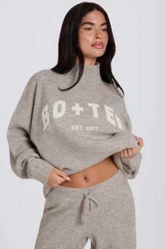 Pulover oversized din tricot moale, de culoare bej Pulover oversized din tricot moale, de culoare bej