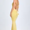 Rochie Aldona din jersey elastic cu aplicații florale, în galben pastel Rochie Aldona din jersey elastic cu aplicații florale, în galben pastel