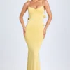 Rochie Aldona din jersey elastic cu aplicații florale, în galben pastel Rochie Aldona din jersey elastic cu aplicații florale, în galben pastel