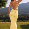 Rochie Aldona din jersey elastic cu aplicații florale, în galben pastel Rochie Aldona din jersey elastic cu aplicații florale, în galben pastel