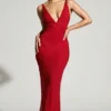 Rochie de seară roșie cu decolteu adânc și ornamente Colmar