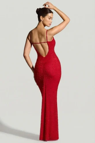 Rochie de seară roșie cu decolteu adânc și ornamente Colmar Rochie de seară roșie cu decolteu adânc și ornamente Colmar