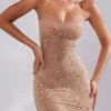Rochie de seară transparentă cu decolteu rotund și ornamente Antonella, culoare Almond Rochie de seară transparentă cu decolteu rotund și ornamente Antonella, culoare Almond