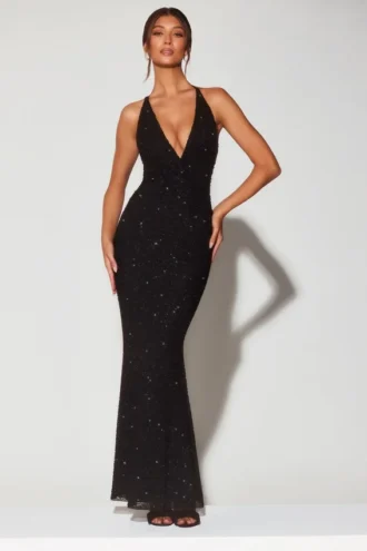 Rochie de seară Verona cu decolteu adânc și gât halter, decorată, în negru Rochie de seară Verona cu decolteu adânc și gât halter, decorată, în negru