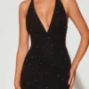 Rochie de seară Verona cu decolteu adânc și gât halter, decorată, în negru Rochie de seară Verona cu decolteu adânc și gât halter, decorată, în negru