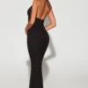 Rochie de seară Verona cu decolteu adânc și gât halter, decorată, în negru Rochie de seară Verona cu decolteu adânc și gât halter, decorată, în negru