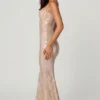 Rochie din dantelă cu guler pătrat și ornamente Sima, în nuanța Pale Peach Rochie din dantelă cu guler pătrat și ornamente Sima, în nuanța Pale Peach