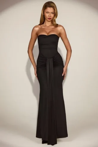 Rochie drapată Aisra din satin, cu decolteu bandeau și decupaje, în culoarea neagră