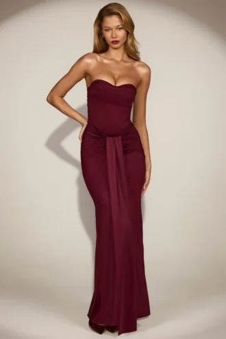 Rochie drapată cu bandou din satin Aisra, în nuanța roșu vin