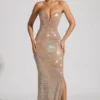Rochie fără bretele cu decolteu adânc și ornamente Lucile, culoare migdală Rochie fără bretele cu decolteu adânc și ornamente Lucile, culoare migdală