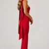 Rochie fără bretele cu detalii eșarfă Mandi în roșu stacojiu Rochie fără bretele cu detalii eșarfă Mandi în roșu stacojiu