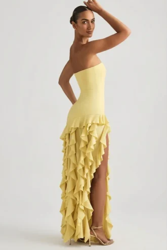 Rochie fără bretele Diletta cu volane, în galben pastel