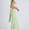 Rochie fără bretele Imogene cu detalii tip eșarfă, în verde primăvară Rochie fără bretele Imogene cu detalii tip eșarfă, în verde primăvară