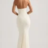 Rochie Laverna cu spate decupat și gât halter, în culoarea ivoriu Rochie Laverna cu spate decupat și gât halter, în culoarea ivoriu