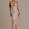 Rochie lungă asimetrică cu decolteu adânc și spate decupat Ameline Premium, în nuanța bej auriu Rochie lungă asimetrică cu decolteu adânc și spate decupat Ameline Premium, în nuanța bej auriu