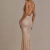 Rochie lungă asimetrică cu decolteu adânc și spate decupat Ameline Premium, în nuanța bej auriu Rochie lungă asimetrică cu decolteu adânc și spate decupat Ameline Premium, în nuanța bej auriu