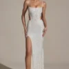 Rochie lungă cu decupaje și coadă de pește, cu ornamente, model Lucienne, în alb