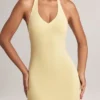 Rochie lungă cu gât halter Hallie din modal, în nuanța Lemon Sherbet Rochie lungă cu gât halter Hallie din modal, în nuanța Lemon Sherbet
