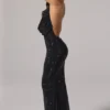 Rochie lungă cu guler cowl și spate decupat, decorată, model Feyre, în negru
