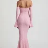Rochie lungă cu volane din dantelă și umeri decupați Verena, în roz pal
