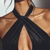 Rochie lungă din catifea cu gât halter Adriana, negru intens Rochie lungă din catifea cu gât halter Adriana, negru intens