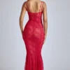 Rochie lungă din dantelă semitransparentă cu coadă de pește Marietta, în roșu cireș