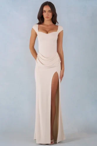 Rochie lungă Elva din modal, cu decolteu în formă de inimă și talie înfășurată, în culoarea Ivory Rochie lungă Elva din modal, cu decolteu în formă de inimă și talie înfășurată, în culoarea Ivory