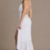 Rochie lungă Emmeline din șifon, cu guler înalt și spate decupat, în culoarea alb Rochie lungă Emmeline din șifon, cu guler înalt și spate decupat, în culoarea alb
