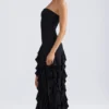 Rochie lungă fără bretele Diletta cu volane, în negru Rochie lungă fără bretele Diletta cu volane, în negru