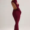 Rochie lungă fără spate cu volane Regine din modal, culoare vin Rochie lungă fără spate cu volane Regine din modal, culoare vin