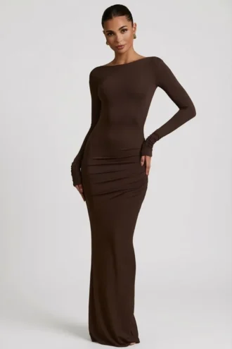 Rochie lungă fără spate cu volane Regine Modal, culoare maro ciocolată Rochie lungă fără spate cu volane Regine Modal, culoare maro ciocolată