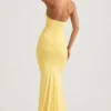 Rochie lungă Laverna cu decolteu în spate și volane, în galben pastel Rochie lungă Laverna cu decolteu în spate și volane, în galben pastel