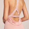 Rochie lungă până la coapse cu guler tip cowl Teodora, în roz pudrat Rochie lungă până la coapse cu guler tip cowl Teodora, în roz pudrat