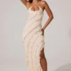 Rochie lungă până la podea cu bretele încrucișate și volane, din calico, culoare ivoriu