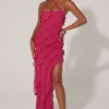 Rochie lungă până la podea cu bretele încrucișate și volane din calico, în culoarea fucsia Rochie lungă până la podea cu bretele încrucișate și volane din calico, în culoarea fucsia