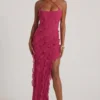 Rochie lungă până la podea cu bretele încrucișate și volane din calico, în culoarea fucsia Rochie lungă până la podea cu bretele încrucișate și volane din calico, în culoarea fucsia