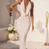 Rochie lungă până la podea cu decolteu adânc și guler tip cowl Mariposa, culoare ivoriu Rochie lungă până la podea cu decolteu adânc și guler tip cowl Mariposa, culoare ivoriu