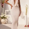 Rochie lungă până la podea cu decolteu adânc și guler tip cowl Mariposa, culoare ivoriu Rochie lungă până la podea cu decolteu adânc și guler tip cowl Mariposa, culoare ivoriu