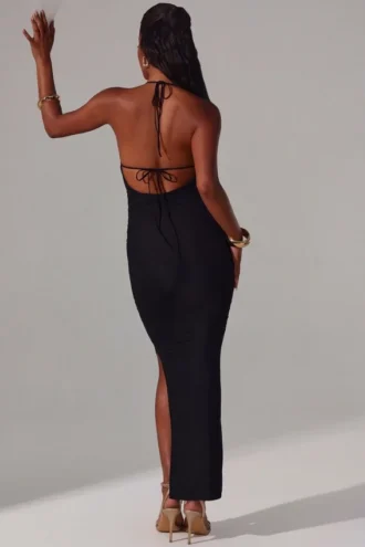 rochie lung pn la podea mariposa cu decolteu adnc i guler n form de cap de lup n culoarea neagr 2 330x495 - Rochie lungă p&acirc;nă la podea Mariposa cu decolteu ad&acirc;nc și guler &icirc;n formă de cap de lup, &icirc;n culoarea neagră