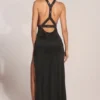Rochie lungă Teodora cu guler înalt și decolteu adânc, în negru Rochie lungă Teodora cu guler înalt și decolteu adânc, în negru